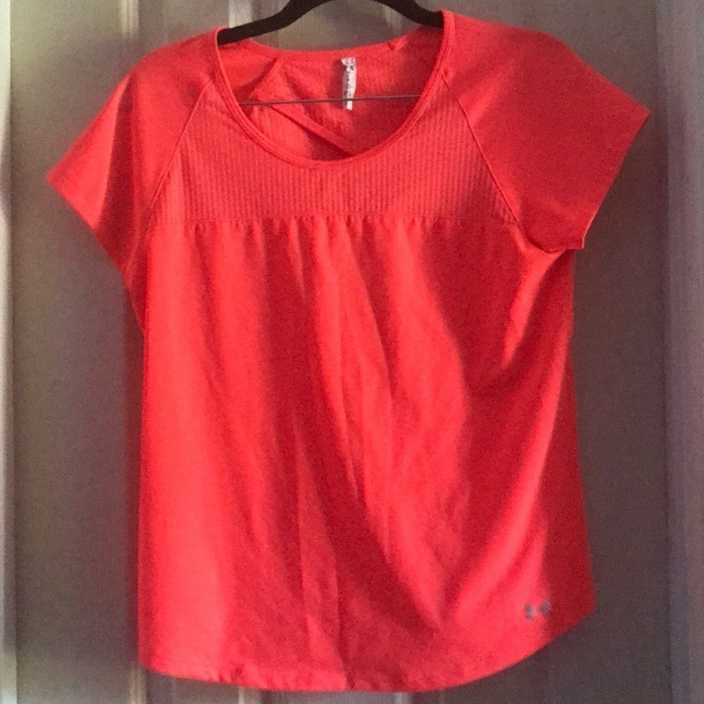 Women’s Under Armour Workout‎ Shirt size small